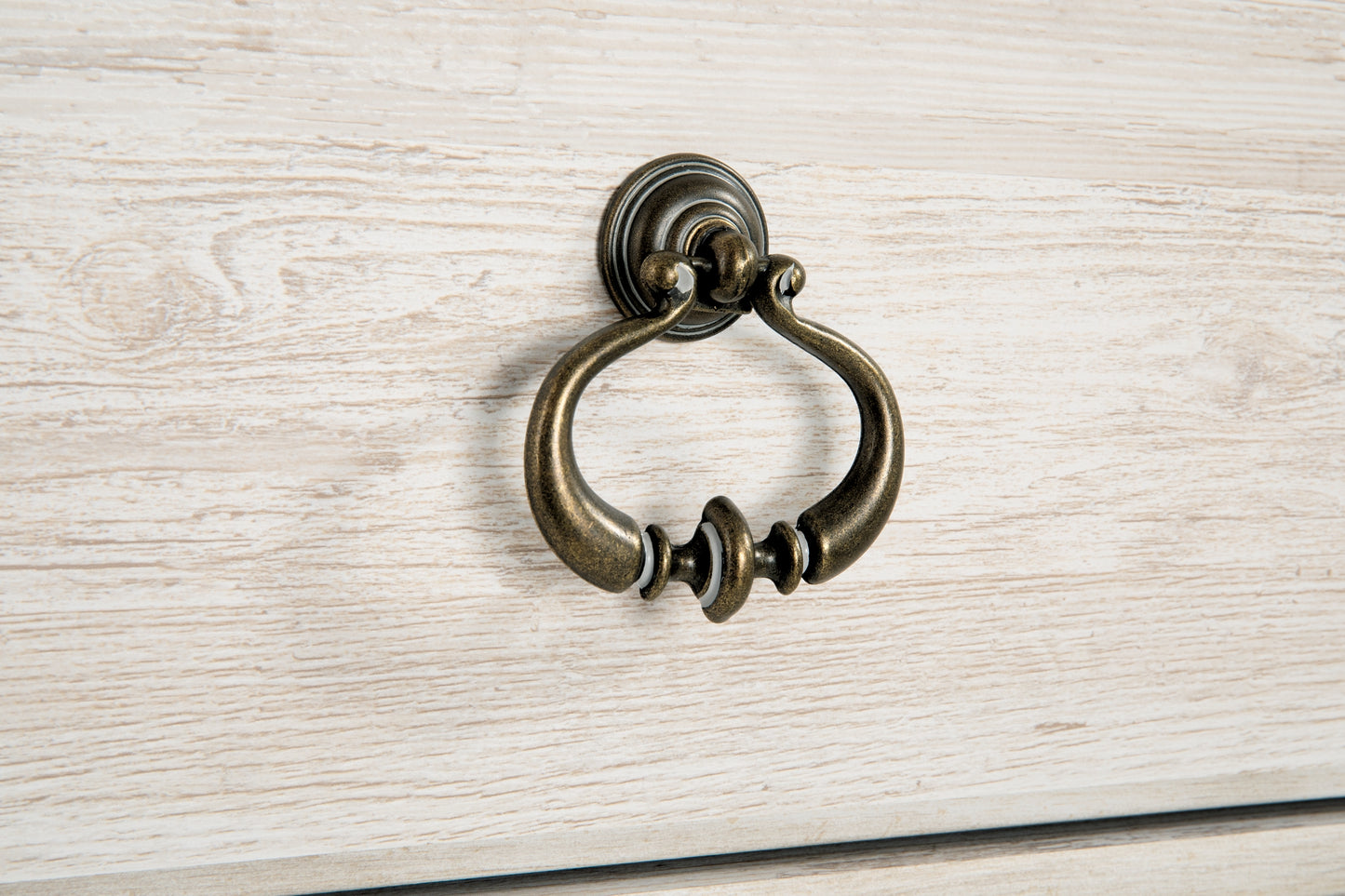 Cómoda Willowton de seis cajones