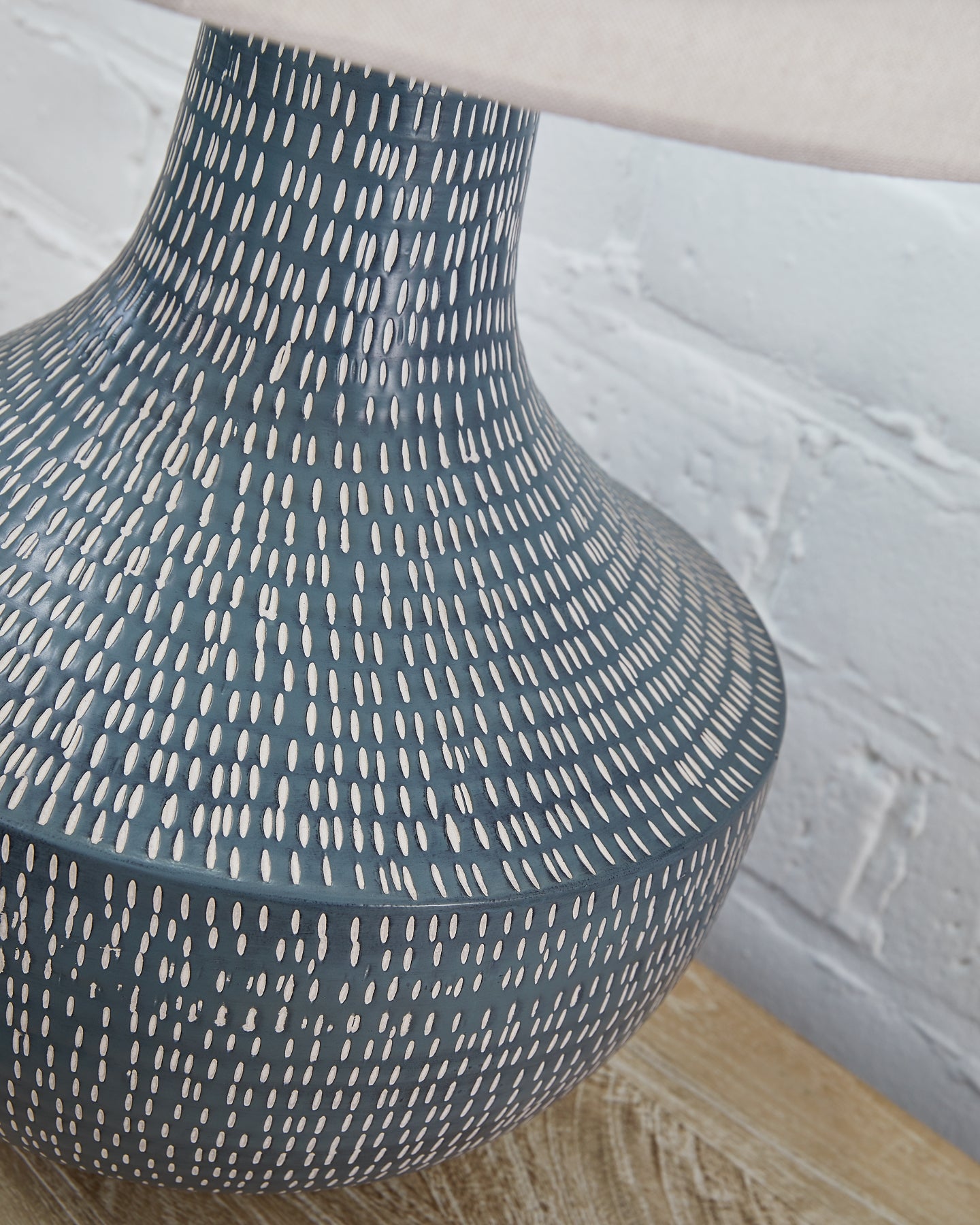 Lámpara de mesa de metal Schylarmont (1 unidad)