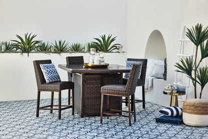 Mesa de comedor exterior Paradise Trail de altura alta con 4 taburetes