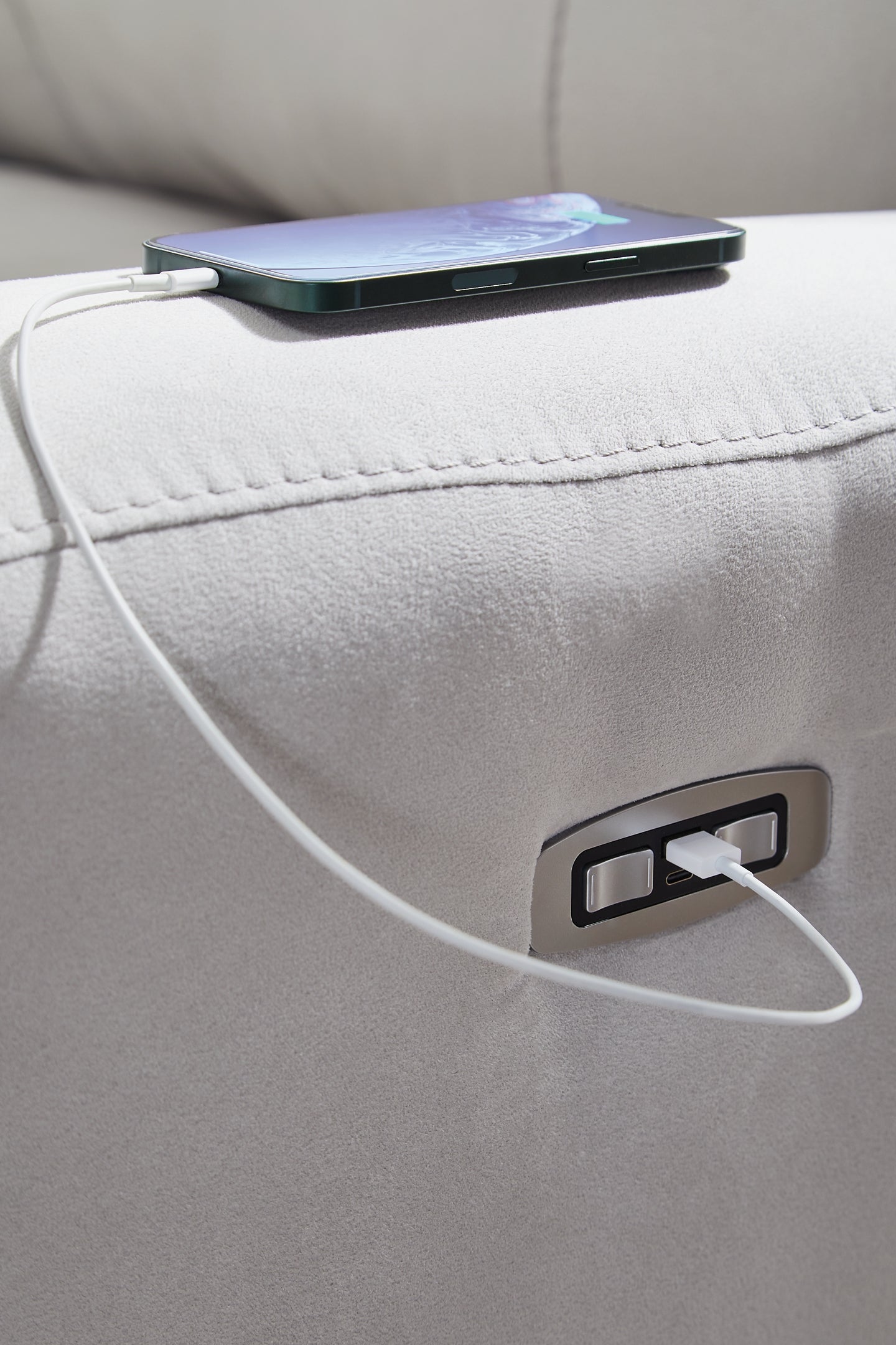 Seccional reclinable eléctrico de 3 piezas Social Pointe