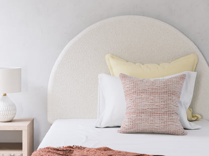 Cama Arloster con paneles tapizados y almacenamiento