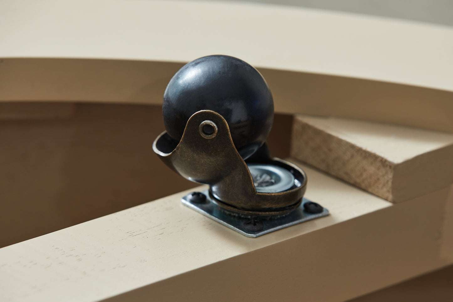 Mesa de cóctel cuadrada Jorielyn