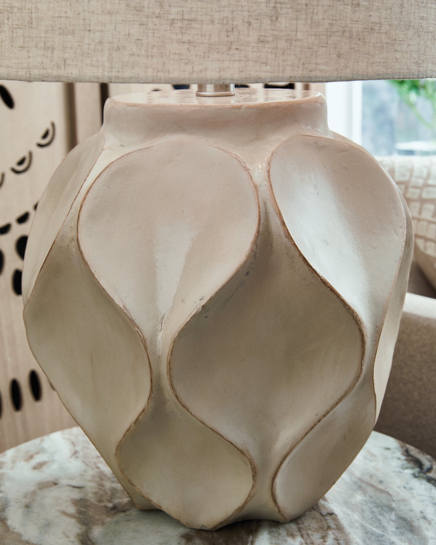 Lámpara de mesa de papel Edselham (1 unidad)