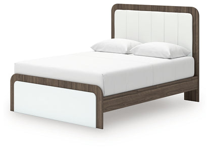 Kendanport Queen Upholstered Bed